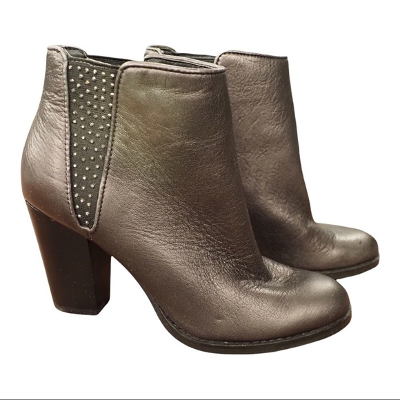 Reba sz 7 Zari leather studded metallic booties - Picture 4 of 15